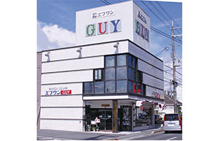 オーダースーツのエフワン・ＧＵＹ大津堅田店